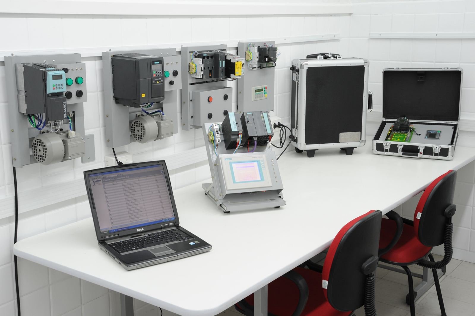 Reparo de Placas Eletrônicas de IHMs e CLPs